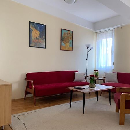 Bright Top Floor Apartment With Free Parking 斯科普里 外观 照片