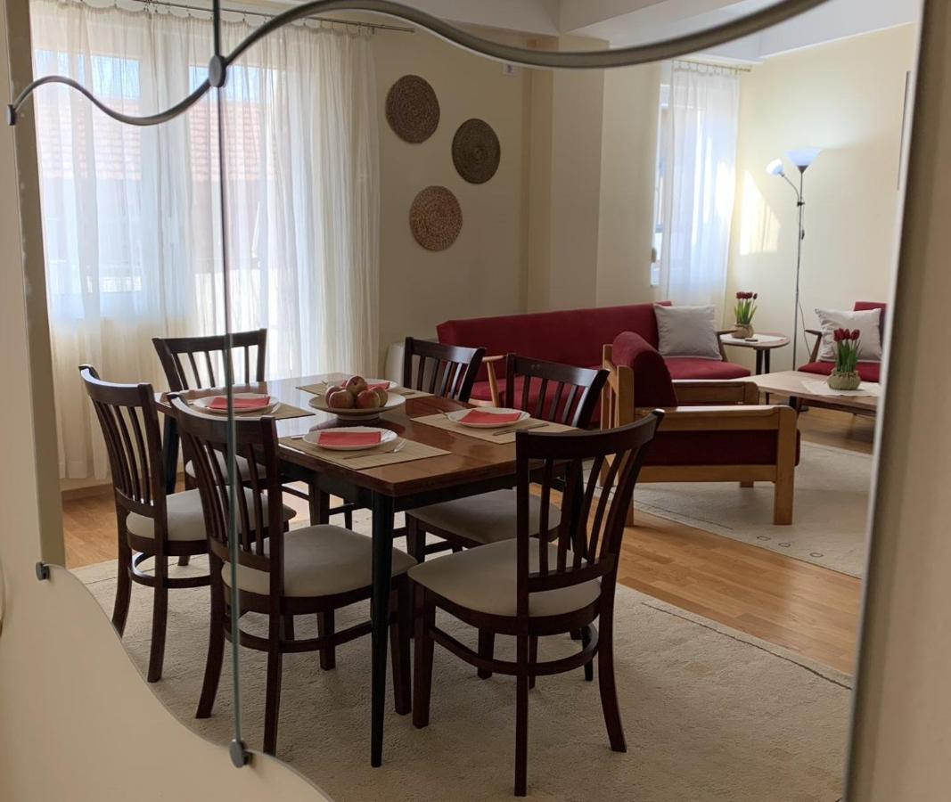 Bright Top Floor Apartment With Free Parking 斯科普里 外观 照片