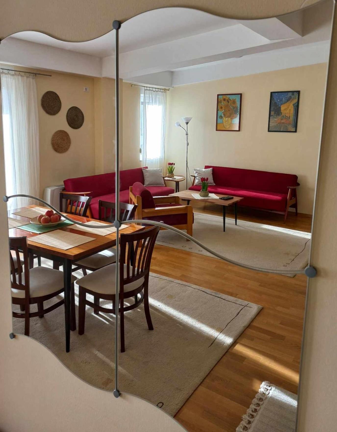 Bright Top Floor Apartment With Free Parking 斯科普里 外观 照片